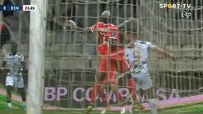 O penálti cometido por Florentino que permitiu ao Moreirense adiantar-se frente ao Benfica