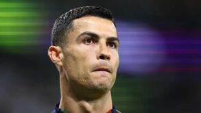 Ferdinand revela que tem trocado mensagens com Ronaldo: «Está a preparar a fase que aí vem»