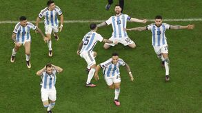 Do 'hat trick inútil de Mbappé' ao 'mundo de Messi': imprensa internacional reage à conquista do Mundial'2022 pela Argentina