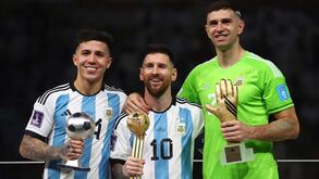 Enzo Fernández diz nas redes sociais que Messi é o melhor de sempre e Rúben Dias 'aplaude'