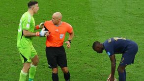 «O Maquiavel do futebol»: A análise à postura de Emiliano Martínez nos penáltis contra França