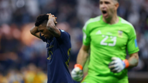 Federação francesa denuncia autores de insultos racistas a jogadores da seleção
