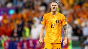 Weghorst sobre Messi: «Não entendo espanhol mas deve ter-me dito algo muito desagradável»
