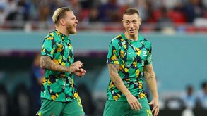 Tentou trocar camisola com Giroud mas saiu... de mãos a abanar: «Fingiu que não falava inglês!»