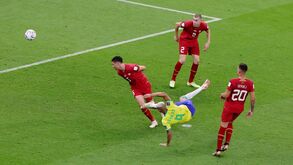 Remate acrobático de Richarlison frente à Sérvia eleito melhor golo do Mundial'2022