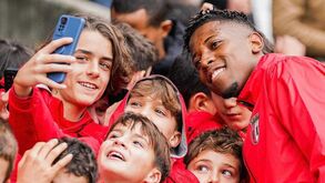 «Natal é momento de reunir a família»: muitos sorrisos e boa disposição em treino aberto do Sp. Braga 