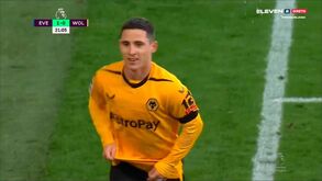 Magia portuguesa no Boxing Day: Podence marca após grande passe de Moutinho
