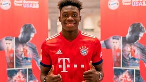 Alphonso Davies na mira merengue: Da barraca com chapa de zinco até ao topo do futebol
