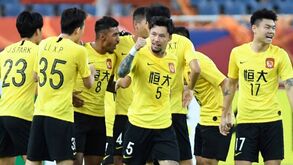 Guangzhou FC desceu (mesmo) à terra: Milionários são agora pobres e vão para a 2ª divisão