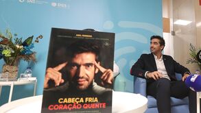 Abel Ferreira apresenta livro no IPO: «São 568 páginas sem a palavra 'eu'»