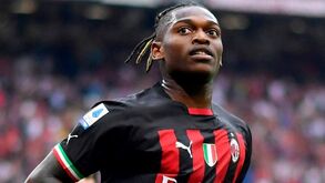 Manchester City dobra proposta de renovação do Milan: Rafael Leão com oferta choruda em mãos