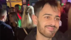 Encontraram um sósia de Bernardo Silva na noite: Grealish não resistiu em comentar