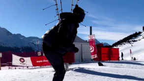 Pogba responde aos críticos a mostrar como (não) tem estado a esquiar