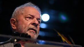 Lula da Silva: «Pelé deixou-nos hoje. Foi fazer tabelinha no céu com Coutinho»
