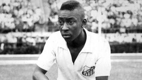Santos estuda hipótese de retirar camisola com o número 10 em homenagem a Pelé