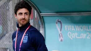 Argentinos estão 'apaixonados' por Aimar: 'El Mago' também quebrou corações em Portugal 