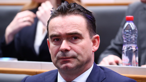 Marc Overmars hospitalizado devido a um 