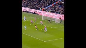 Man. City-Everton: Mahrez 'partiu a loiça toda' e Haaland encostou para o fundo das redes