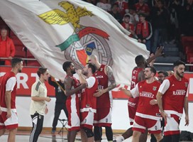 Portugal vence Grécia e mantém segundo lugar do grupo para o EuroBasket  2023 - Basquetebol - Jornal Record