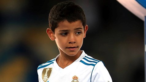 CRISTIANO RONALDO JR FAZ GOLAÇO E IMITA O PAI 