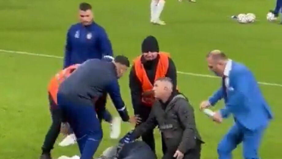 Tudo aconteceu num jogo do KF Tirana, na Albânia