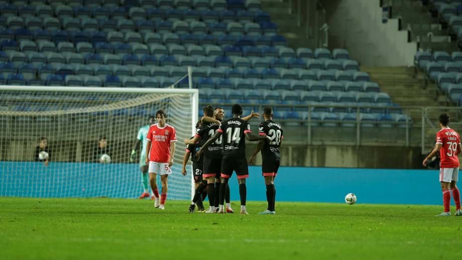 Benfica Perde Com Sevilha Em Particular E Sofre Primeira Derrota Da época Benfica Jornal Record 4041