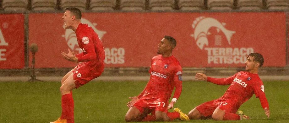 A crónica do Gil Vicente-Santa Clara, 1-0: dilúvio abençoou estreia de Sousa