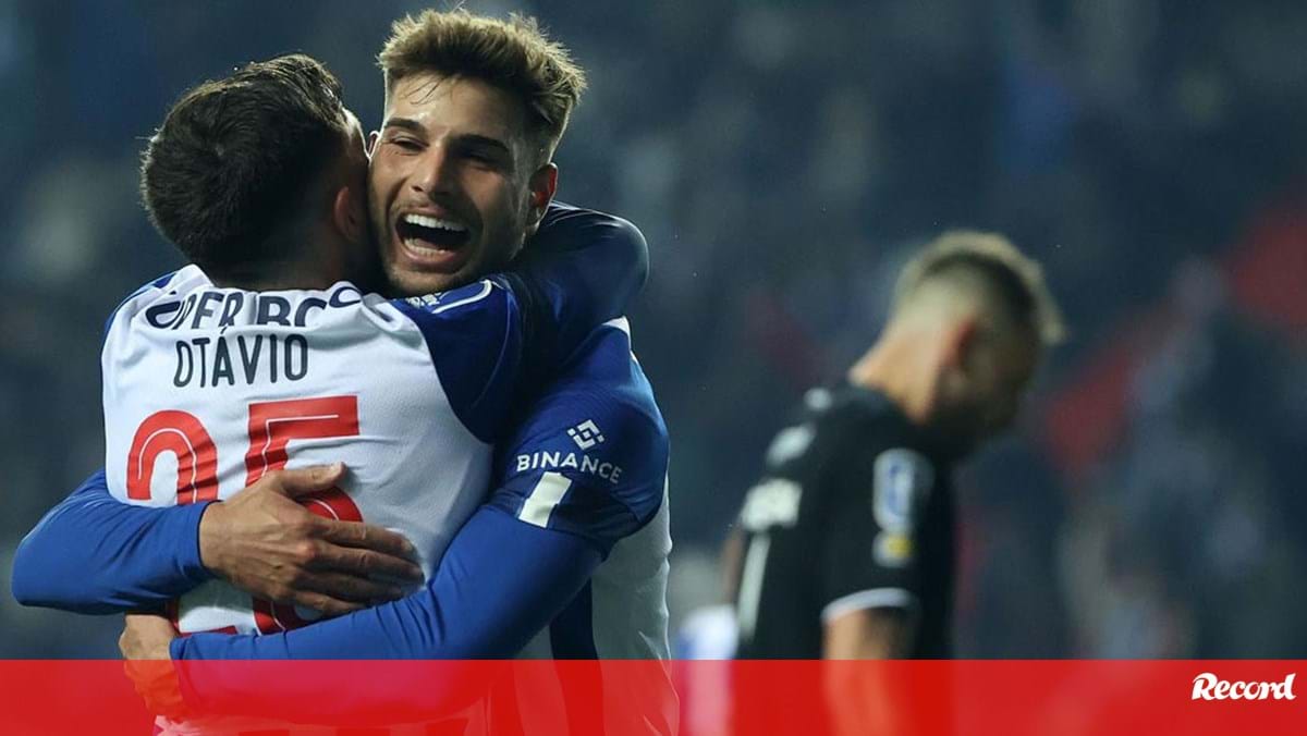 Equipa de lendas do FC Porto bate Athletic Bilbao em jogo para celebrar  aniversário dos bascos - FC Porto - Jornal Record