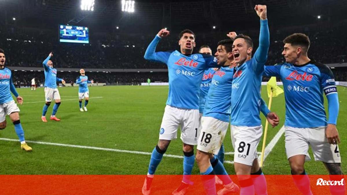 Napoli mira abrir 18 pontos de vantagem na liderança do Italiano