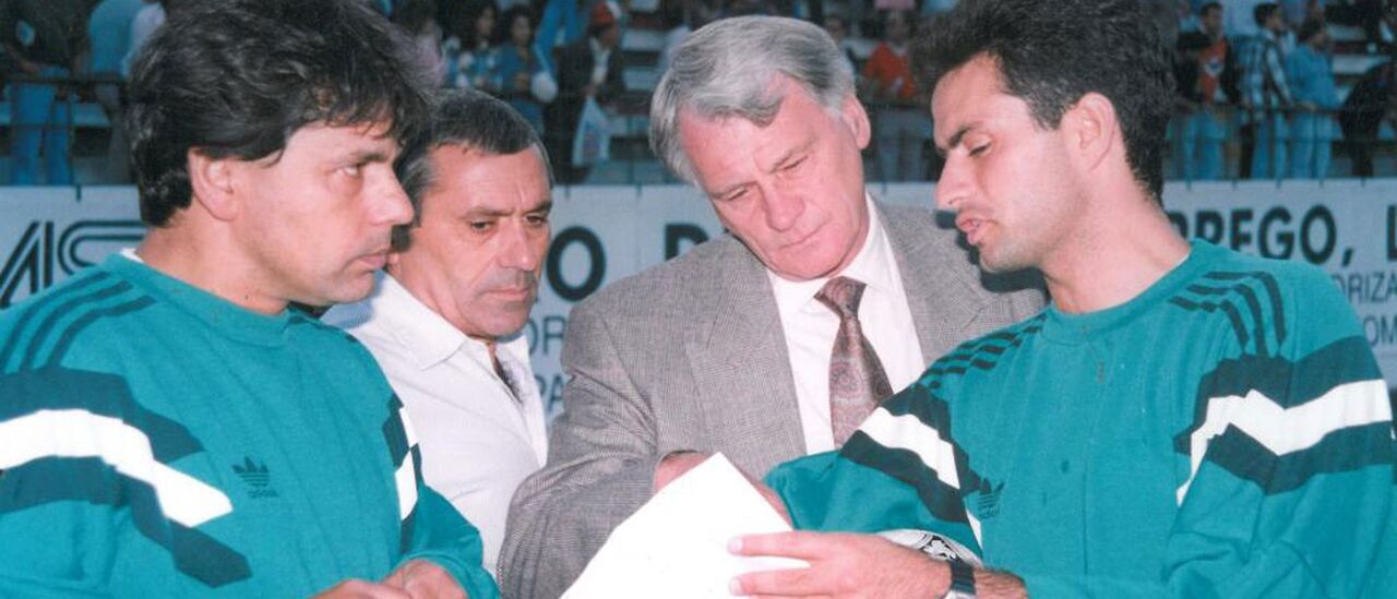 José Mourinho com Manuel Fernandes e Bobby Robson