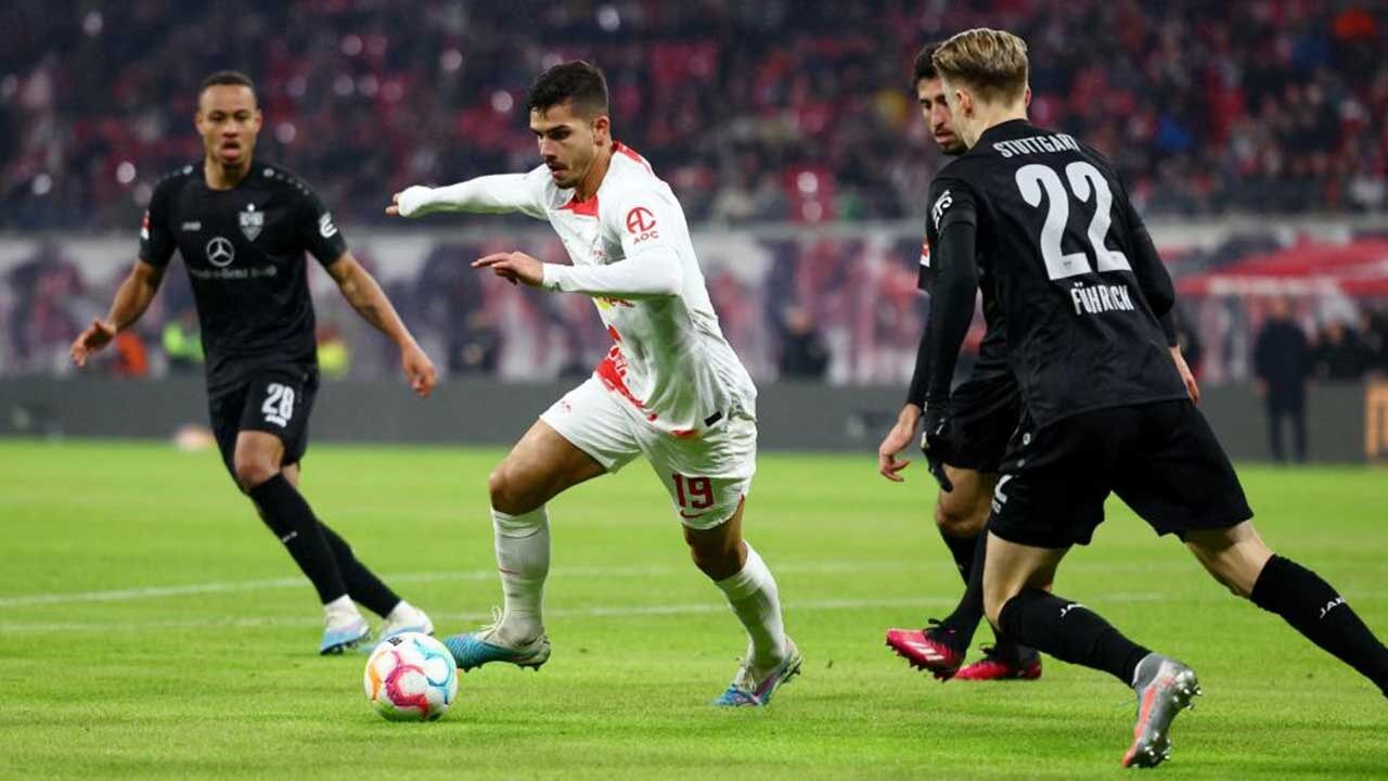 André Silva voltou a ser titular e fez a assistência para o segundo golo de Szoboszlai, que bisou e foi a grande figura da partida