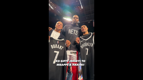 «Tivemos lendas em casa esta noite»: Kevin Durant ofereceu camisolas autografadas a Mbappé e Hakimi