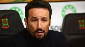 Tony de volta ao futebol como adjunto de César Peixoto no Paços de Ferreira