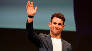 Mark Cavendish assina pela Astana