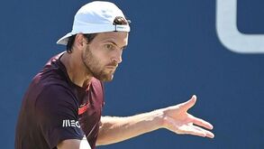 João Sousa derrotado na ronda inaugural do Open da Austrália