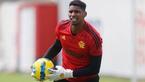 Notícia Record: Benfica desiste de Hugo Souza