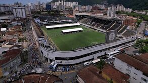 Velório de Pelé: emoção na última homenagem ao 'Rei' no Vila Belmiro