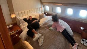 Georgina mostra interior do avião luxuoso que levou Ronaldo e a família para a Arábia Saudita