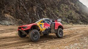 Sébastien Loeb vence Rally Raid Portugal com João Ferreira no pódio