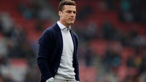 Scott Parker assume Club Brugge e 'avisa' Benfica: «Quero deixar a minha marca rapidamente»