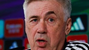 Carlo Ancelotti irritado: «Isto não é futebol, é outro desporto»