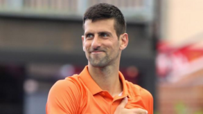 EUA voltam a travar Djokovic