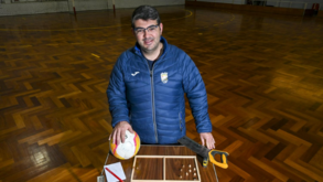 Ferreira do Zêzere tem obra de Serrador que... concilia futsal com marcenaria