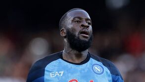 Ndombélé, o mal-disposto: Médio que teve problemas com Mourinho vira costas a Spalletti 