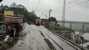 Suspensa a circulação de comboios entre São Bento e Campanhã: linha ficou alagada
