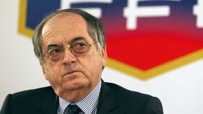 Presidente da federação francesa acusado de assédio: «Deixou claro que queria que eu acabasse na cama dele...»