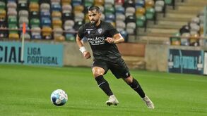 Vítor Bruno muito perto da Académica