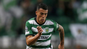 Tottenham na frente por Porro