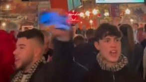 João Félix acabou de chegar mas já tem cântico no Chelsea: «Ele vem de Portugal, ele detesta o Arsenal!»