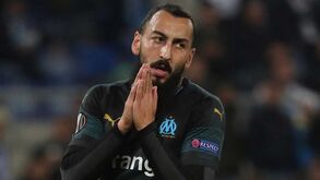 Mitroglou deixa futebol profissional para jogar em liga amadora